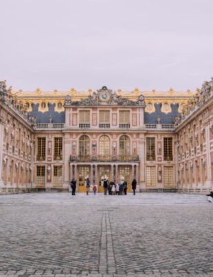 Arde Palatul Versailles din Paris! Capitala Franței trece prin momente extreme, chiar înainte de Jocurile Olimpice 2024