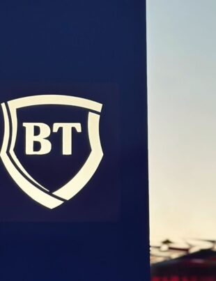 Anunț pentru românii cu conturi la două bănci mari din România. Banca Transilvania a dat lovitura de grație pe piață, s-a semnat pe 30 iulie