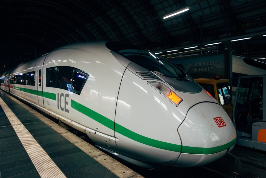 Zeci de mii de concedieri în următoarea perioadă! Conducerea companiei de transport feroviar din Germania nu mai poate gestiona pierderile