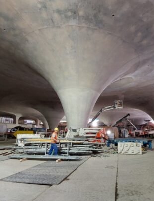 Gara OZN unde muncesc zeci de români va fi una dintre cele mai spectaculoase construcții din lume. Locuitorii și turiștii din Stuttgart se vor bucura de clădirea futuristă