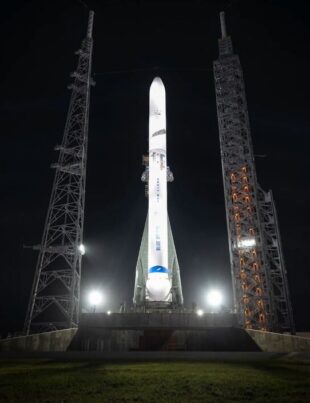 Bezos și Musk luptă pentru cucerirea spațiului
