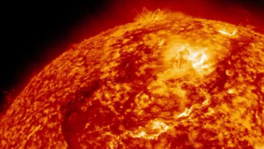 Cercetătorii au surprins cea mai mare erupție solară din ultimii ani