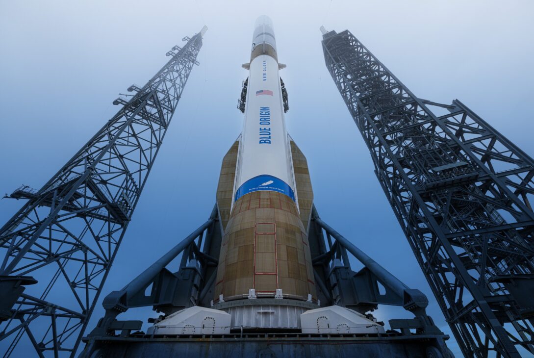 Are SpaceX un nou concurent? New Glenn ajunge pe orbită