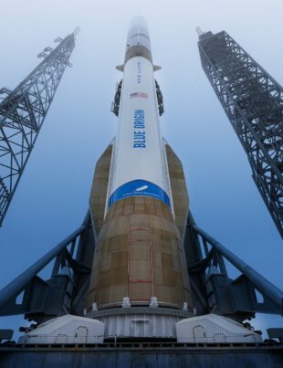 Are SpaceX un nou concurent? New Glenn ajunge pe orbită