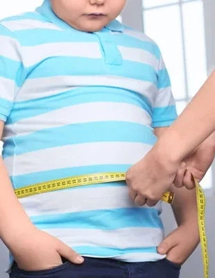 Supraponderalitatea la 6 ani dublează riscul de obezitate la 18 ani