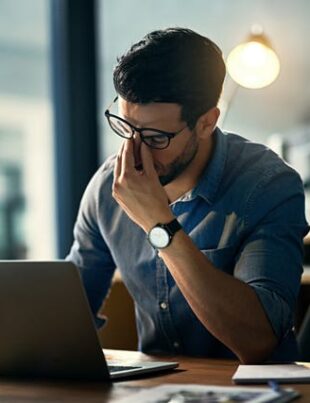 Ce este „brain fog”? Fenomenul poate fi cauzat de stres, insomnii