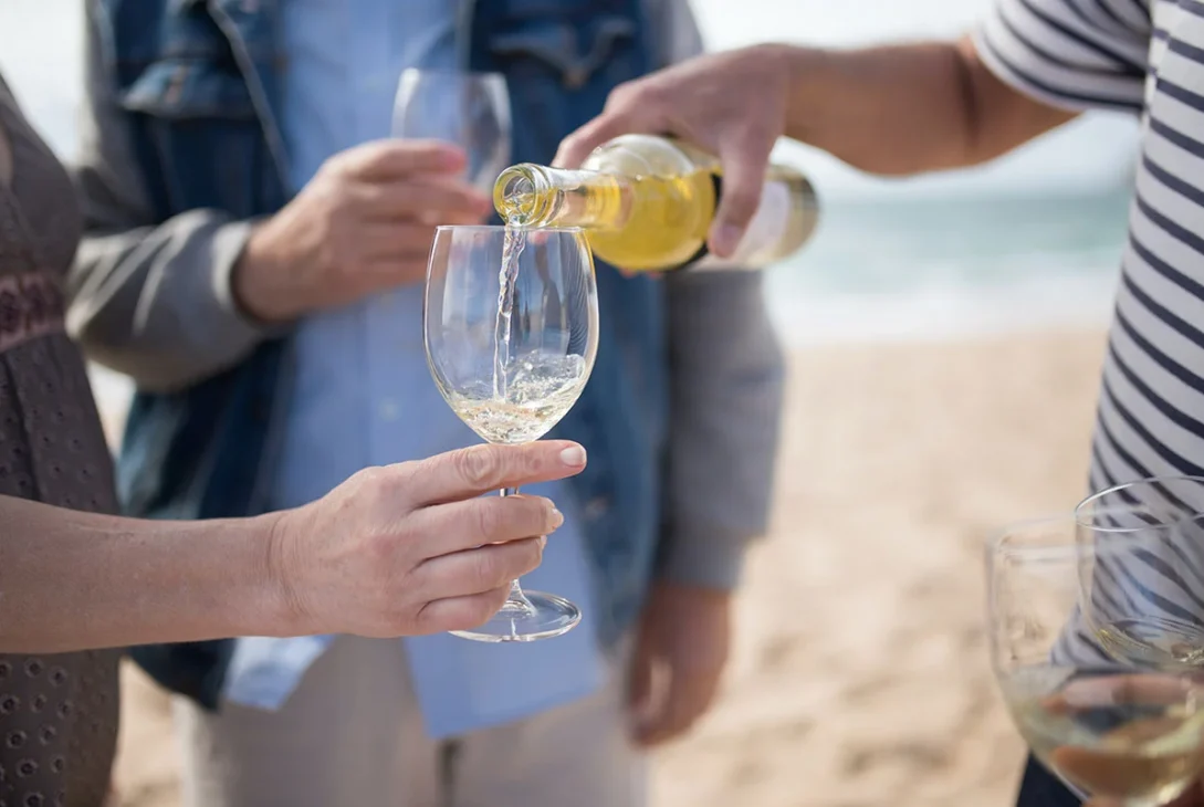 Spaniolii vor să decidă științific dacă vinul merită păstrat în dietă