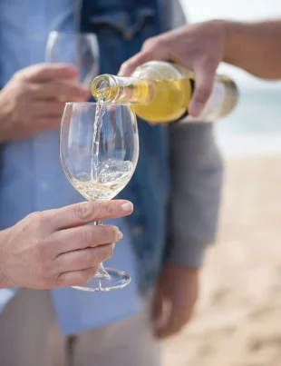Spaniolii vor să decidă științific dacă vinul merită păstrat în dietă