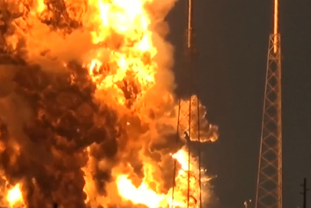 Racheta SpaceX explodează într-o minge de foc uriașă