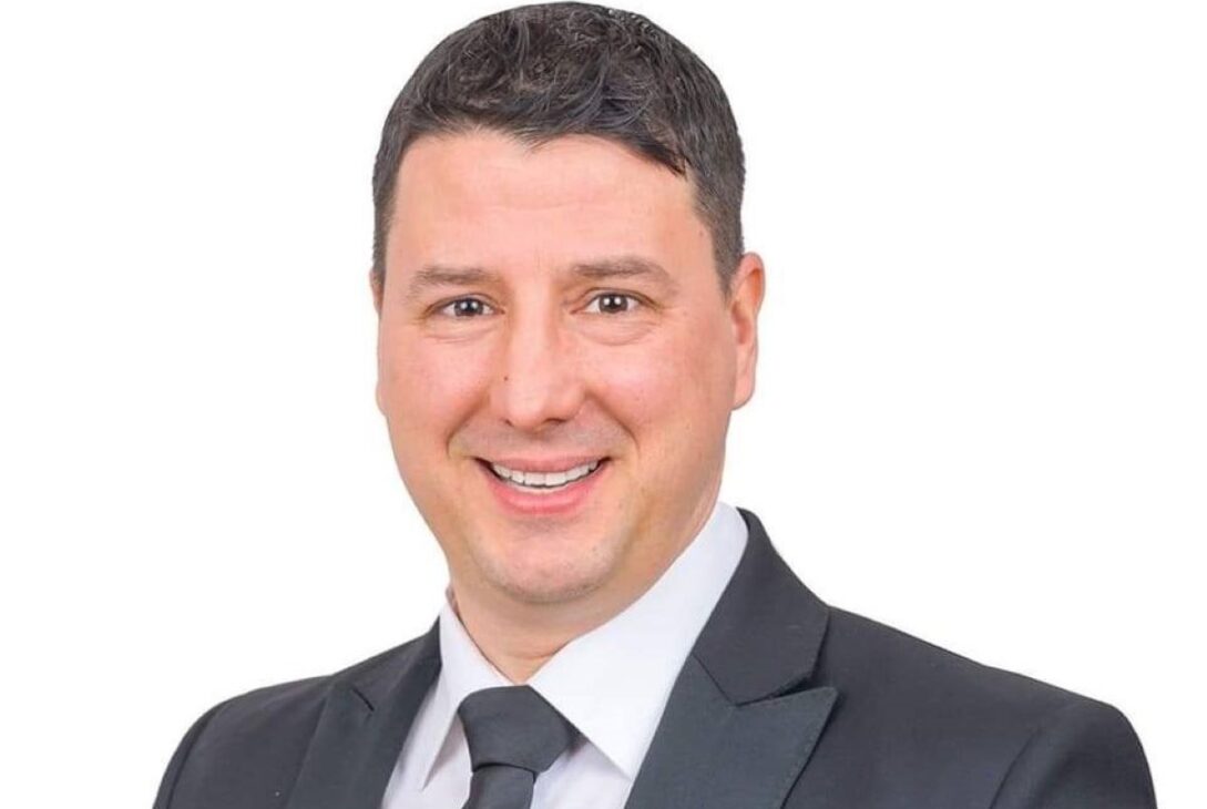 Încă un senator demisionat din SOS s-a afiliat la grupul parlamentar al PSD