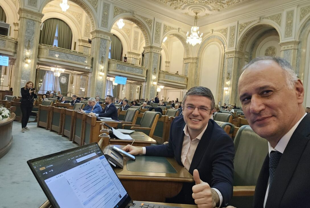 „Luptăm cu sistemul specialilor”. Conducerea ASF nu poate cumula remunerația executivă cu indemnizația de membru în CA, prevede un proiect de lege