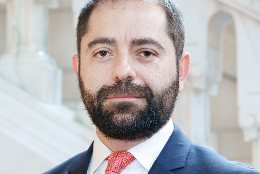 Doar 64% dintre românii apți de muncă lucrează, conform lui Radu Burnete: „Nu se poate ca doar unii dintre noi să plătim mereu”