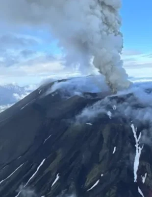 Krașeninikov din Rusia a erupt pentru prima dată în 500 de ani