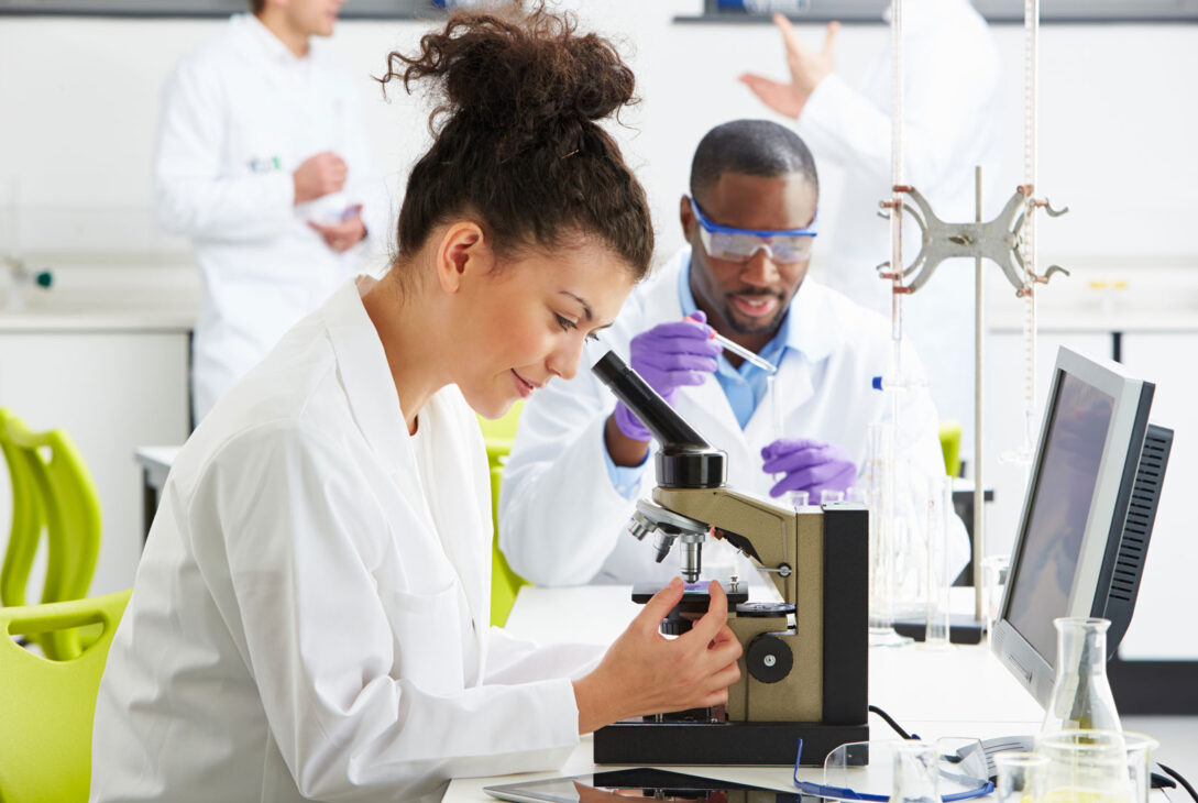 Cercetătorii au creat molecula care lovește cancerul