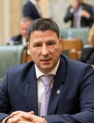 Un senator ales pe listele SOS România, cercetat după ce ar fi furat un rucsac dintr-un hotel