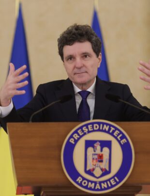 Nicușor Dan explică gafele de protocol și vorbește despre viața la Cotroceni: „Dacă aș vrea să dorm aici, probabil că aș putea”