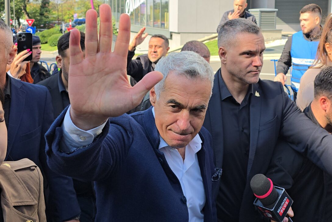 „Fenomenul Georgescu”. Cum s-a schimbat fața politicii românești în ultimul an. Strategia partidelor tradiționale în fața extremismului