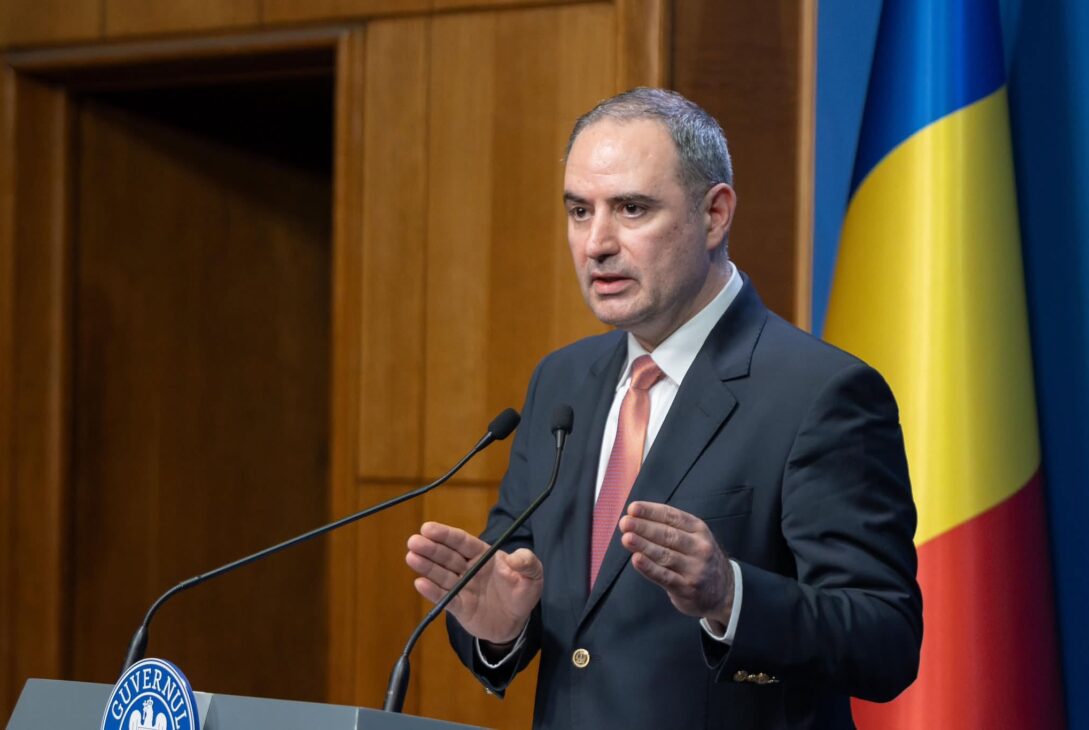 Ministrul Alexandru Nazare anunţă că România a trecut și actualul test de rating al agenției S&P, evitând retrogradarea în Junk!